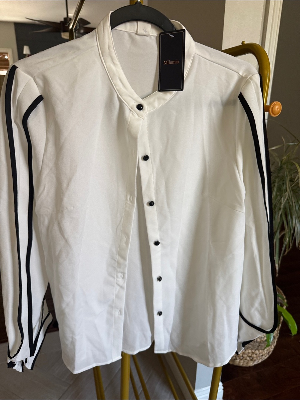 Milumia White Button-Front Blouse with Black Stripe Detail